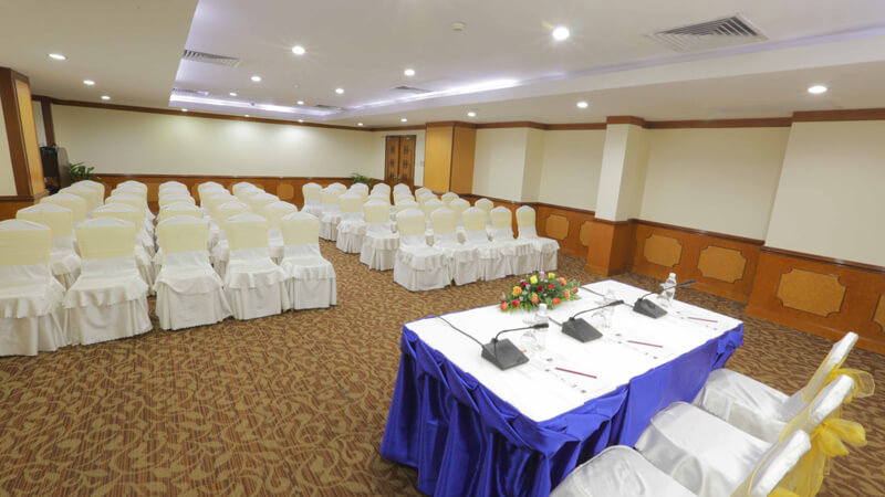 Carnation-Room-03