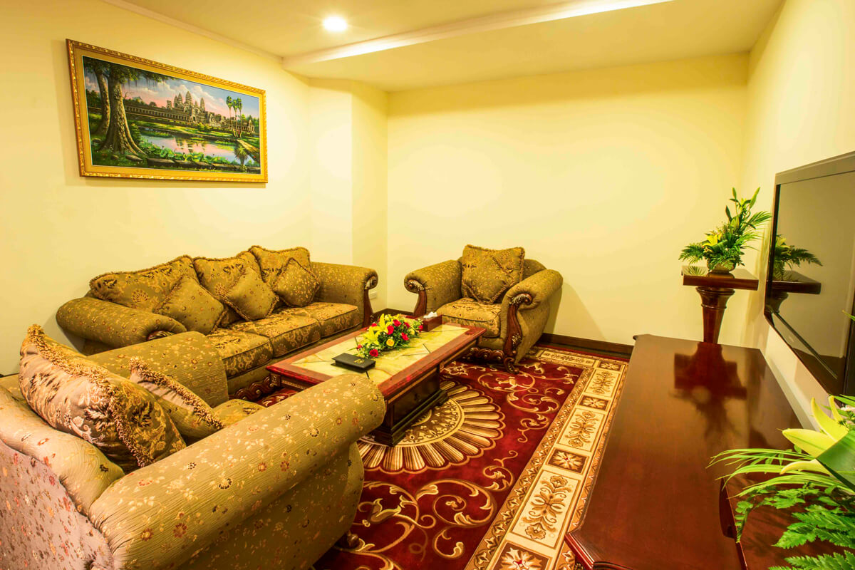 Monivong-Suite-03