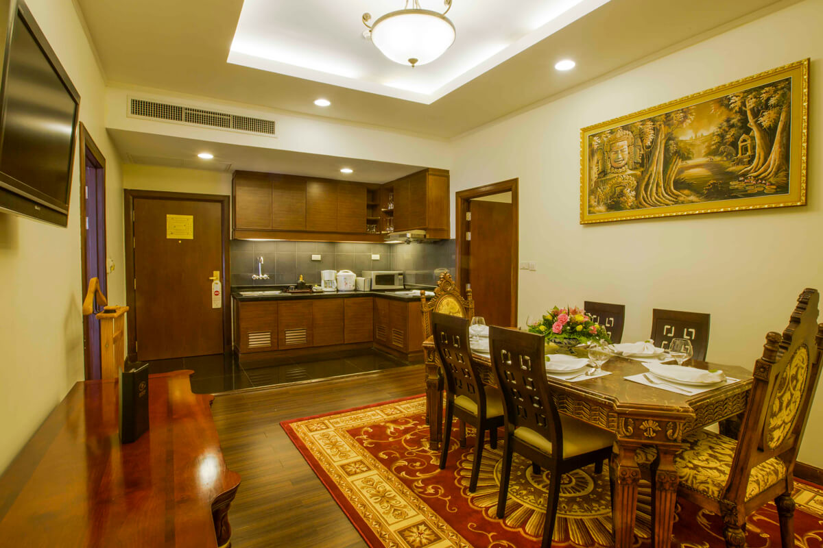 Monivong-Suite-04
