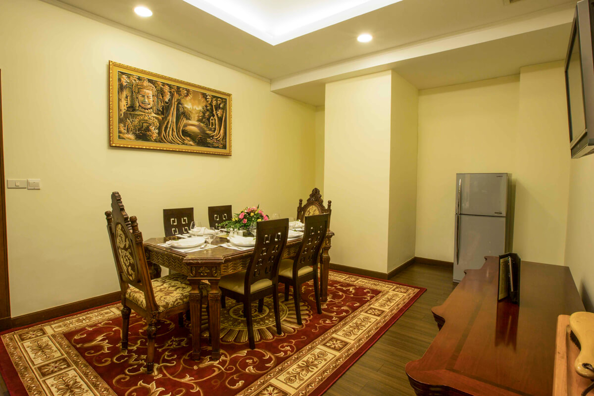 Monivong-Suite-05